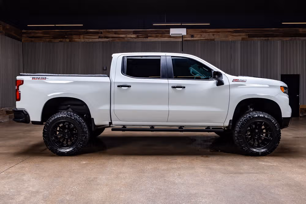2023 Chevrolet Silverado 1500 LT Trail Boss Crew Cab Image 11