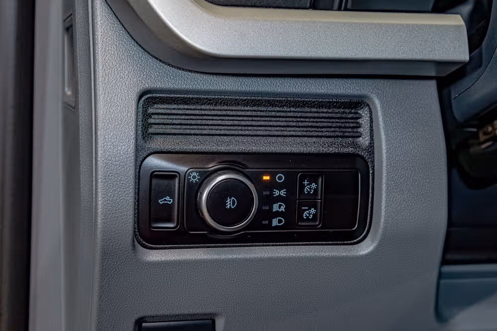 2026 Ford F-250 Super Duty XLT Crew Cab Image 17