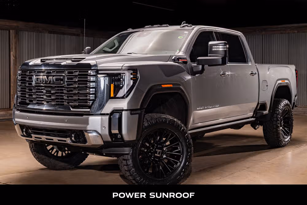 2026 GMC Sierra 3500HD Denali Reserve Crew Cab Image 5
