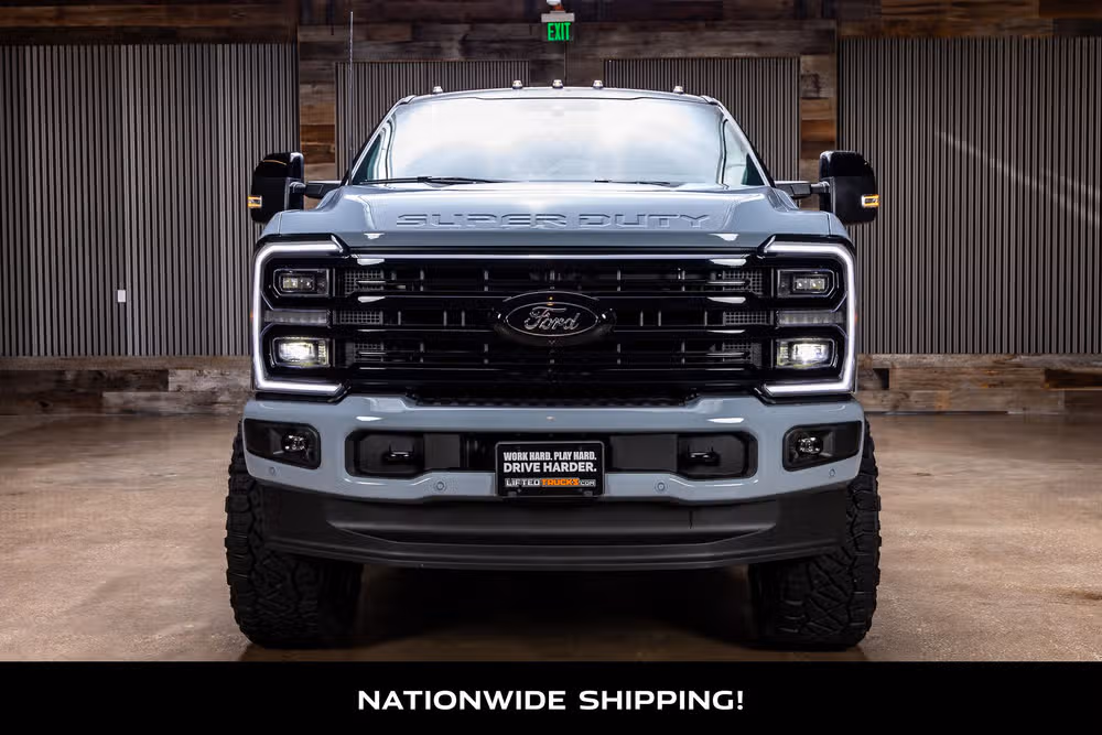 2026 Ford F-250 Super Duty Platinum Crew Cab Image 4