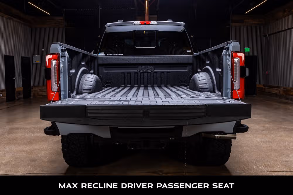 2026 Ford F-250 Super Duty Platinum Crew Cab Image 9