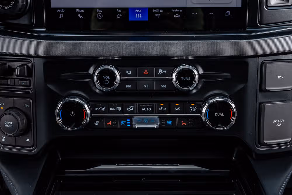 2026 Ford F-250 Super Duty Platinum Crew Cab Image 28