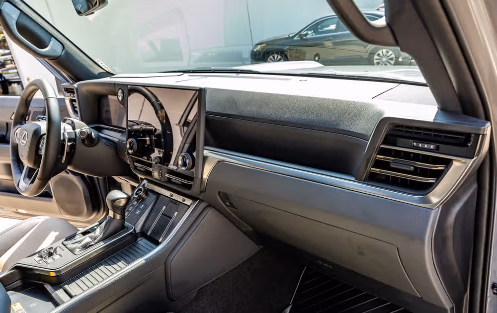 2026 Lexus GX 550 Overtrail+ Image 18