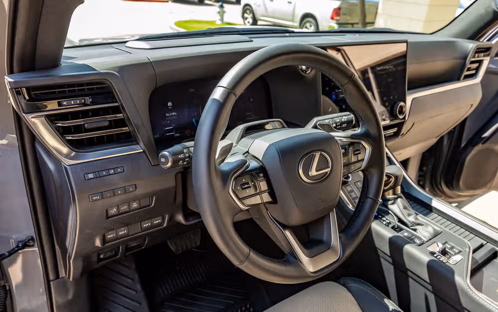 2026 Lexus GX 550 Overtrail+ Image 17