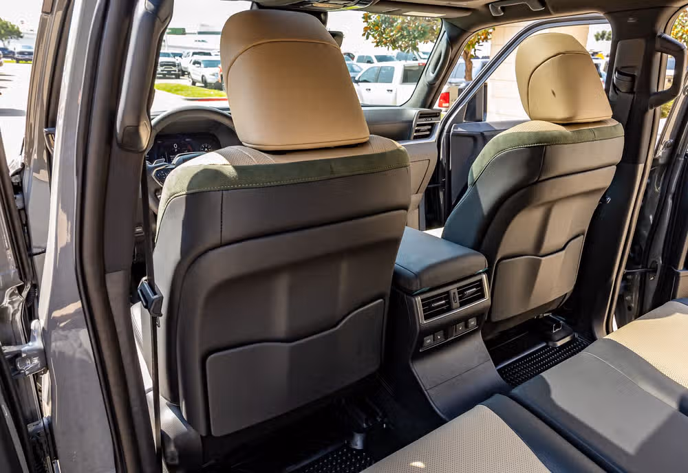 2026 Lexus GX 550 Overtrail+ Image 35