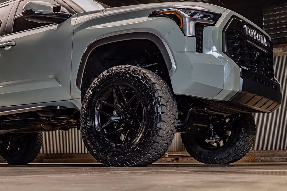 2025 Toyota Tundra Limited CrewMax Image 12
