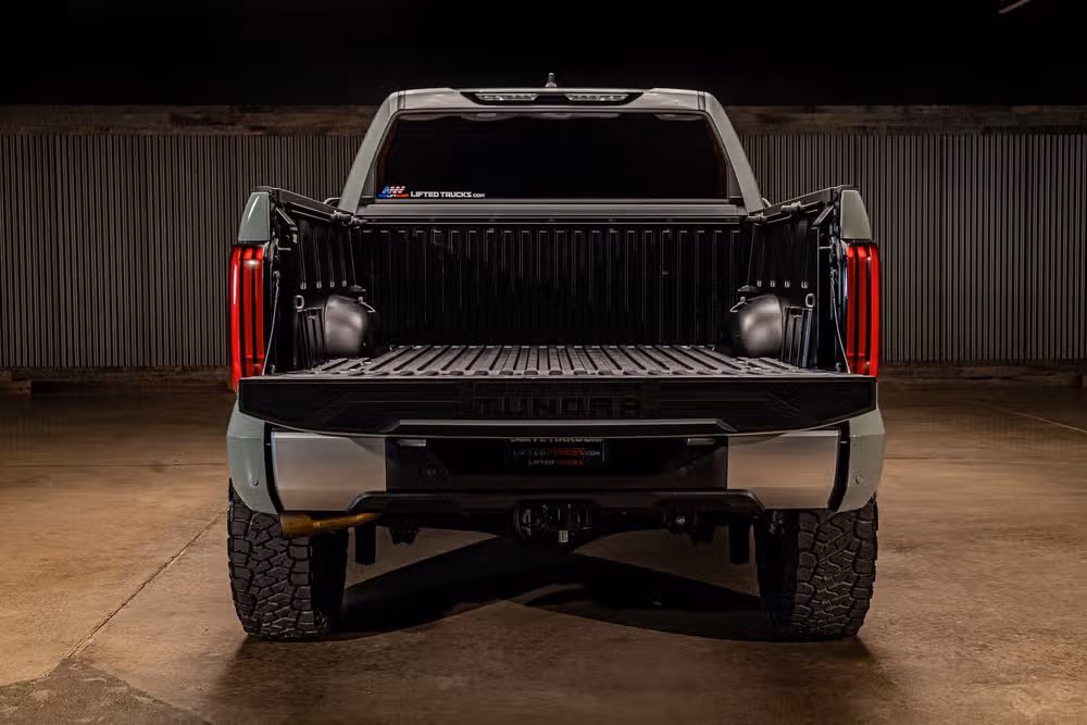 2025 Toyota Tundra Limited CrewMax Image 9