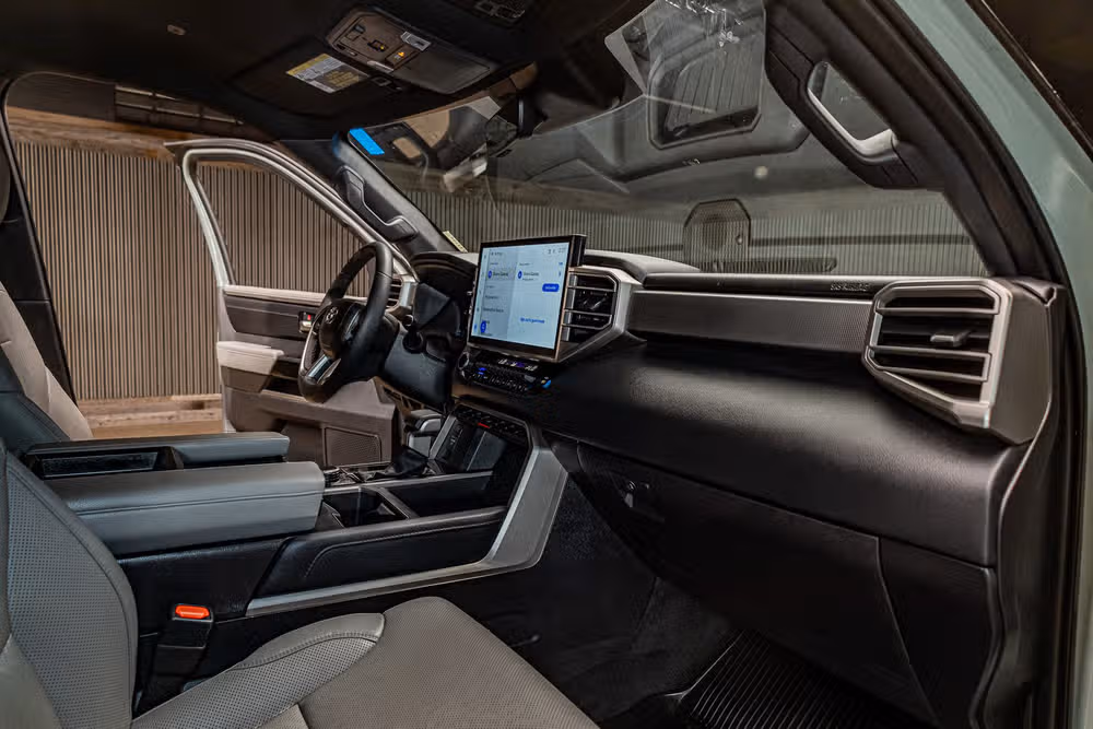 2025 Toyota Tundra Limited CrewMax Image 16
