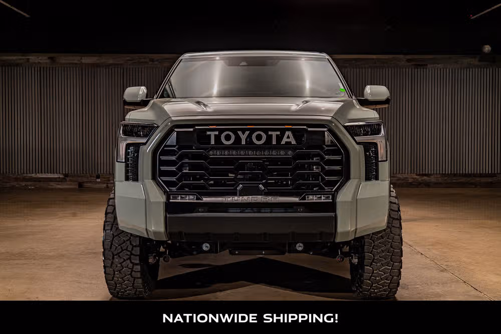 2025 Toyota Tundra Limited CrewMax Image 4