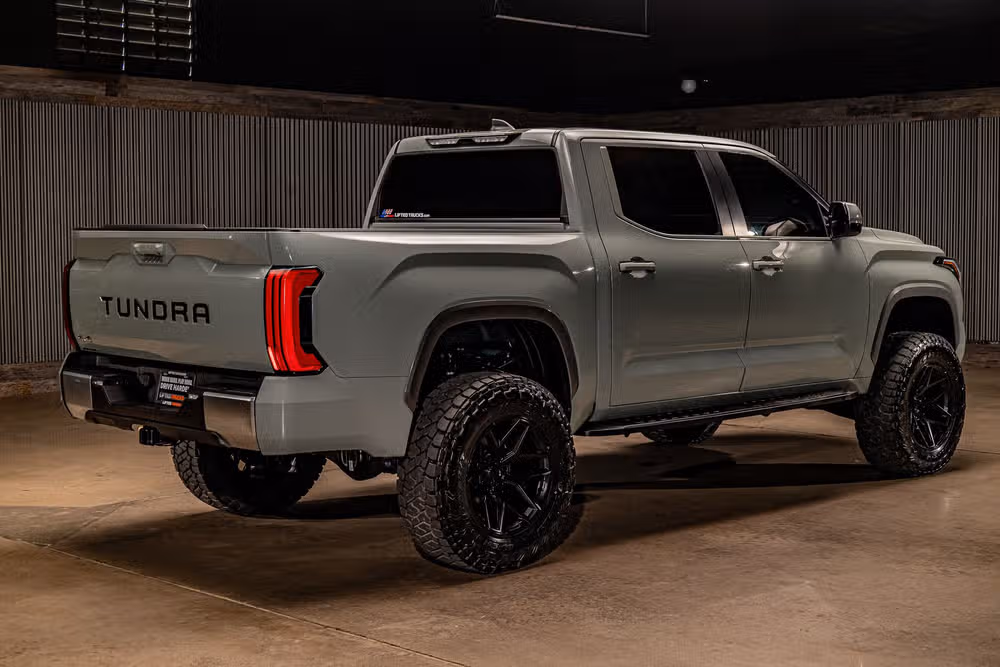 2025 Toyota Tundra Limited CrewMax Image 10