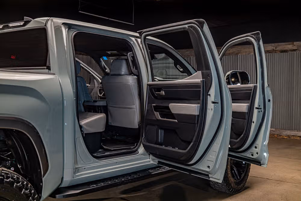 2025 Toyota Tundra Limited CrewMax Image 30