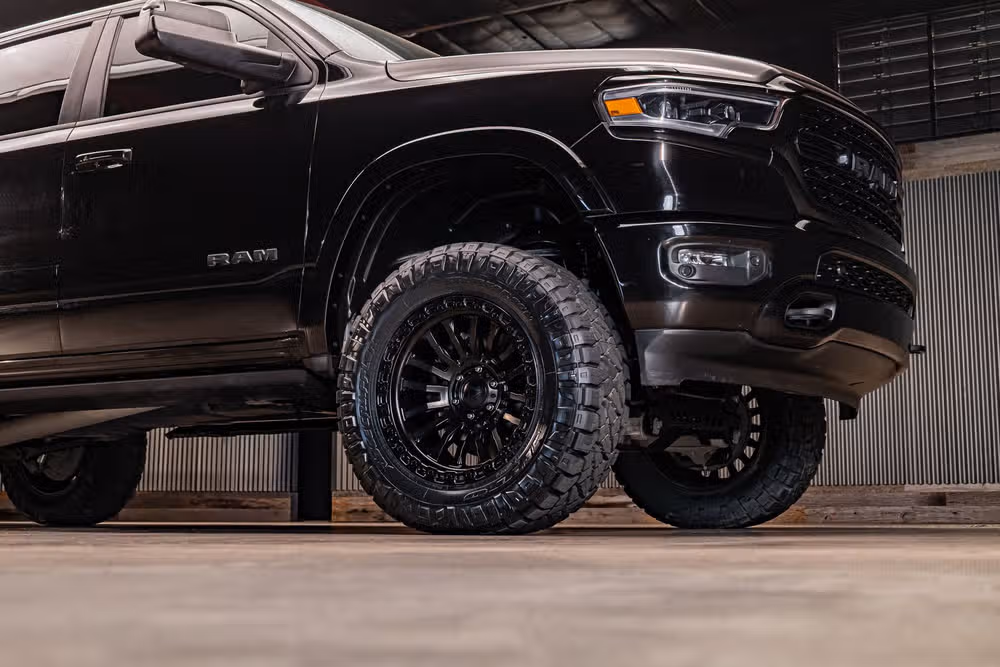 2023 Ram 1500 Limited Crew Cab Image 12