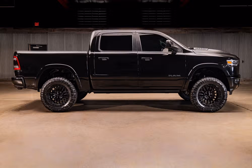 2023 Ram 1500 Limited Crew Cab Image 11