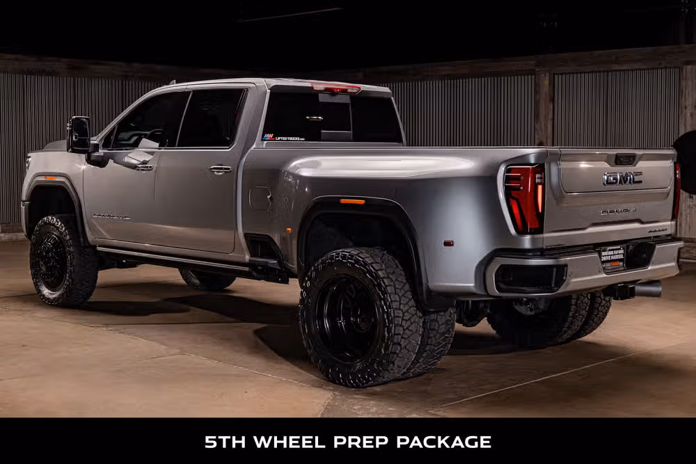 2026 GMC Sierra 3500HD Denali Reserve Crew Cab Image 7
