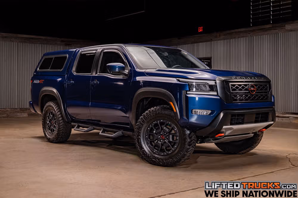2022 Nissan Frontier PRO-4X Crew Cab Image 1