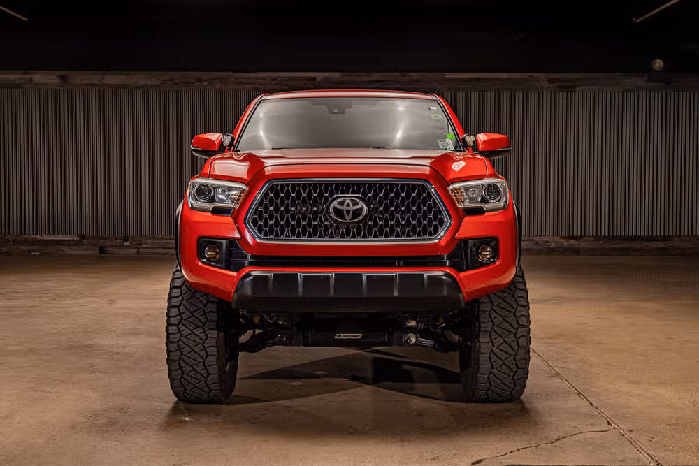 2018 Toyota Tacoma TRD Off-Road Double Cab Image 2
