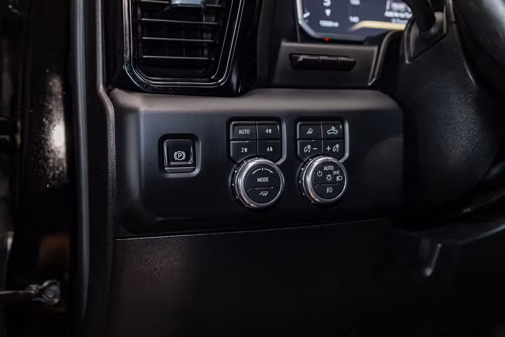 2026 GMC Sierra 2500HD AT4 Crew Cab Image 16