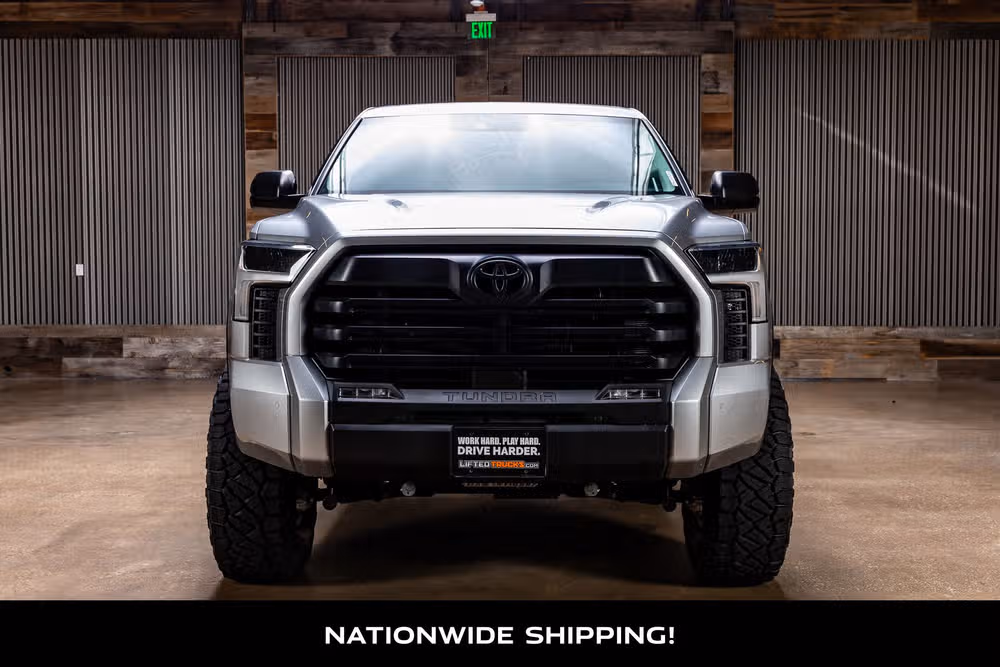 2023 Toyota Tundra SR5 CrewMax Image 4