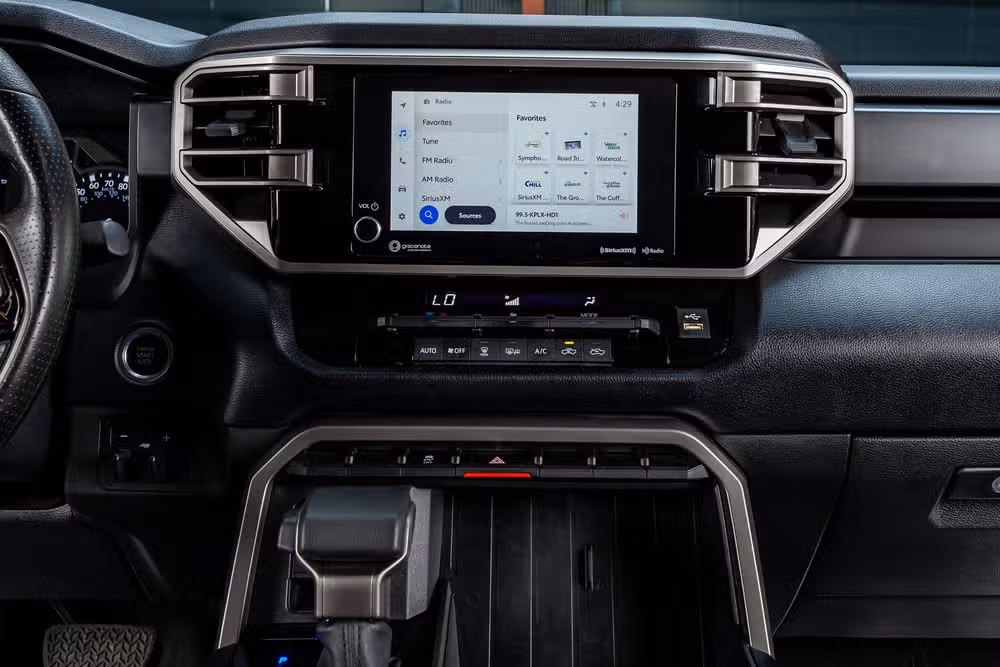 2023 Toyota Tundra SR5 CrewMax Image 24