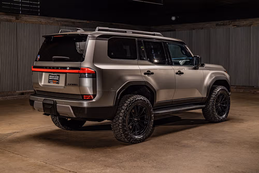 2025 Lexus GX 550 Overtrail+ Image 10