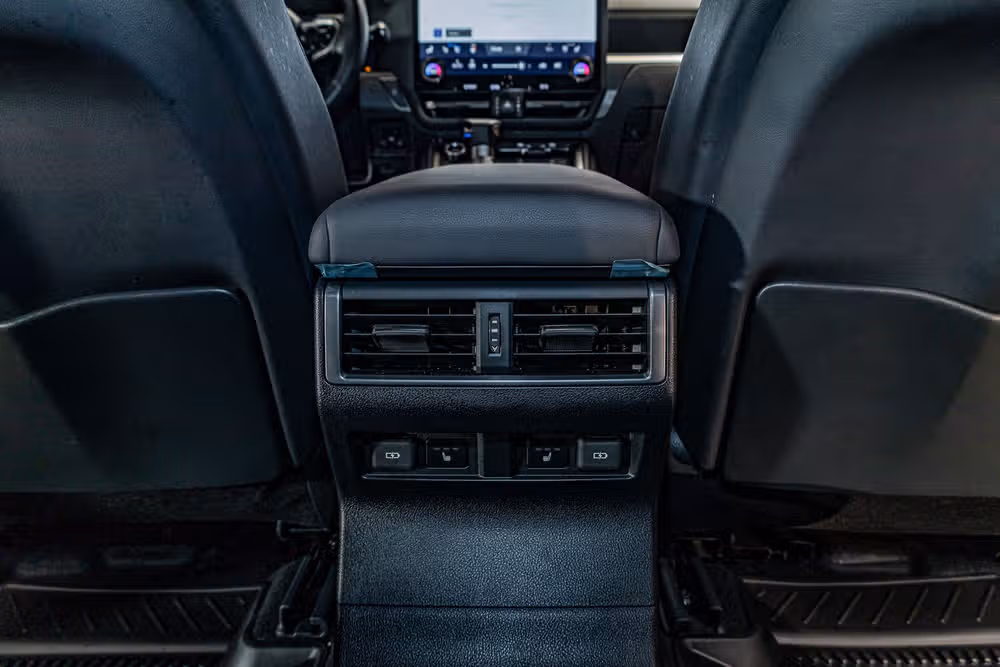 2025 Lexus GX 550 Overtrail+ Image 24