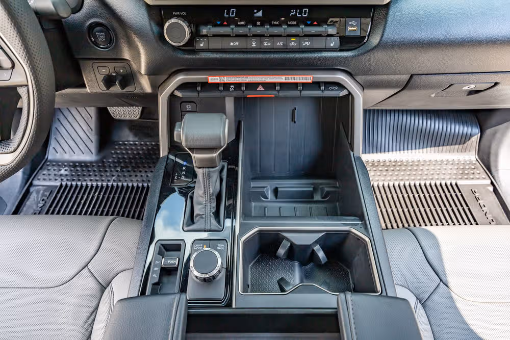 2026 Toyota Tundra SR5 CrewMax Image 28