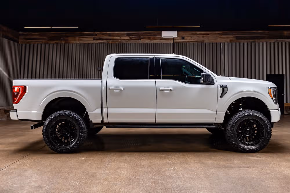 2023 Ford F-150 XLT SuperCrew Image 11