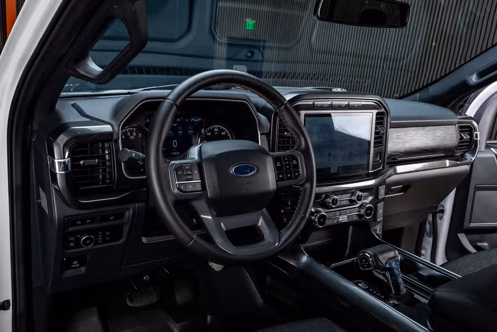 2023 Ford F-150 XLT SuperCrew Image 17