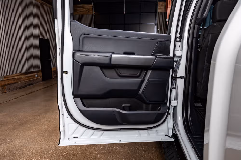 2023 Ford F-150 XLT SuperCrew Image 39