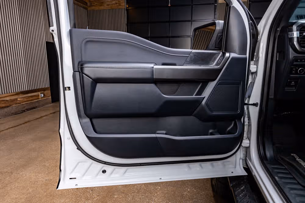 2023 Ford F-150 XLT SuperCrew Image 37