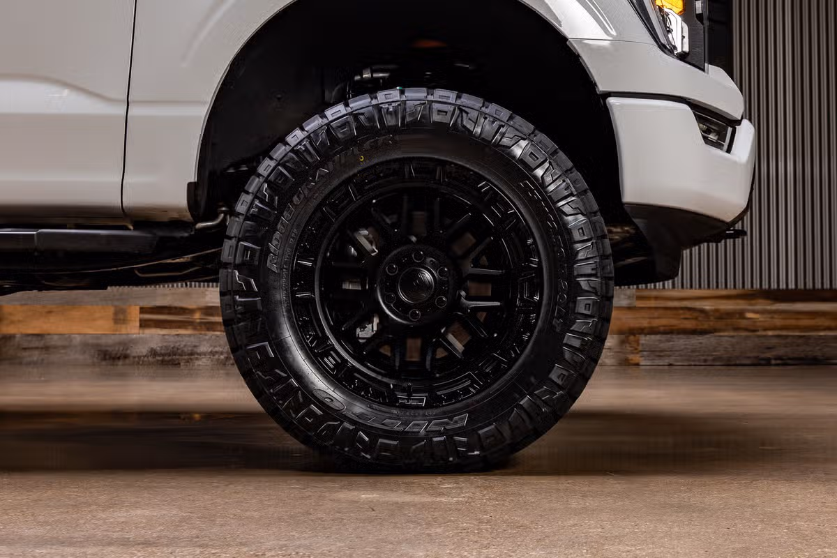2023 Ford F-150 XLT SuperCrew