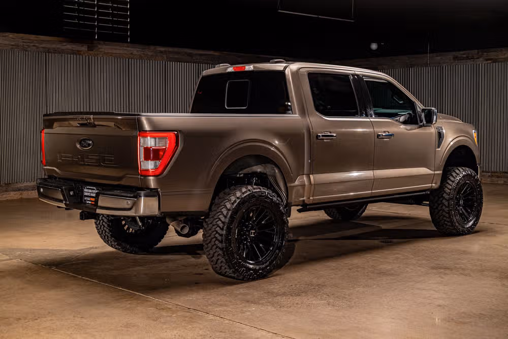 2021 Ford F-150 Lariat SuperCrew Image 10