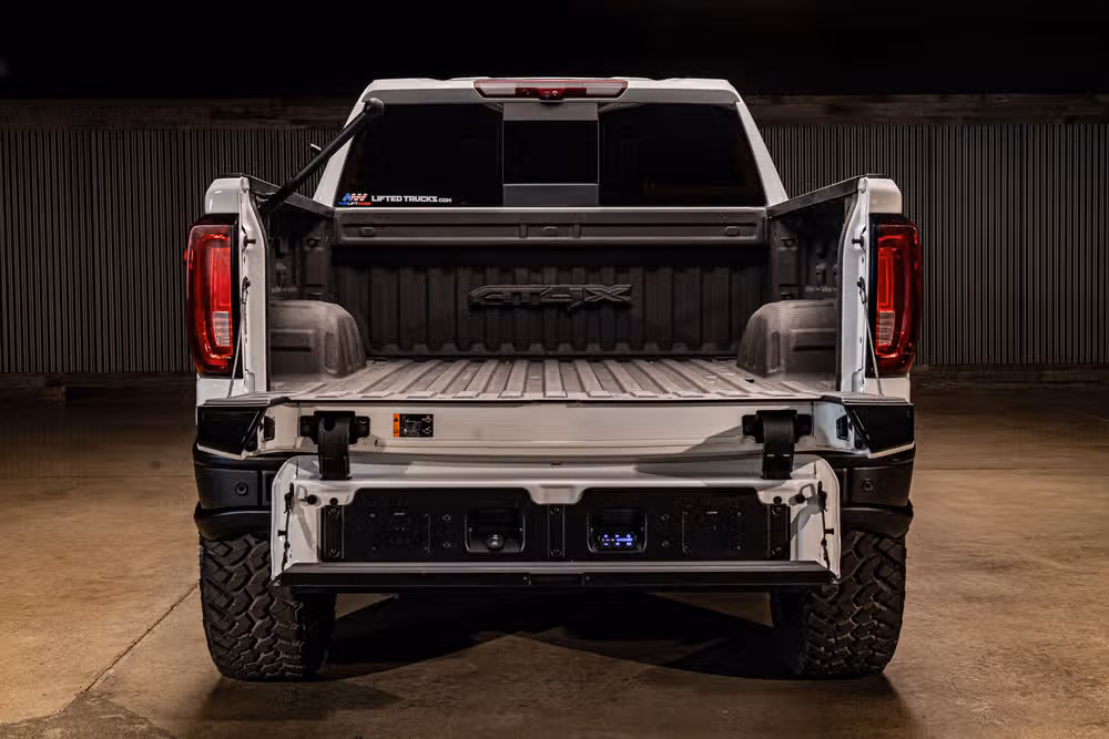 2023 GMC Sierra 1500 AT4X Crew Cab Image 9