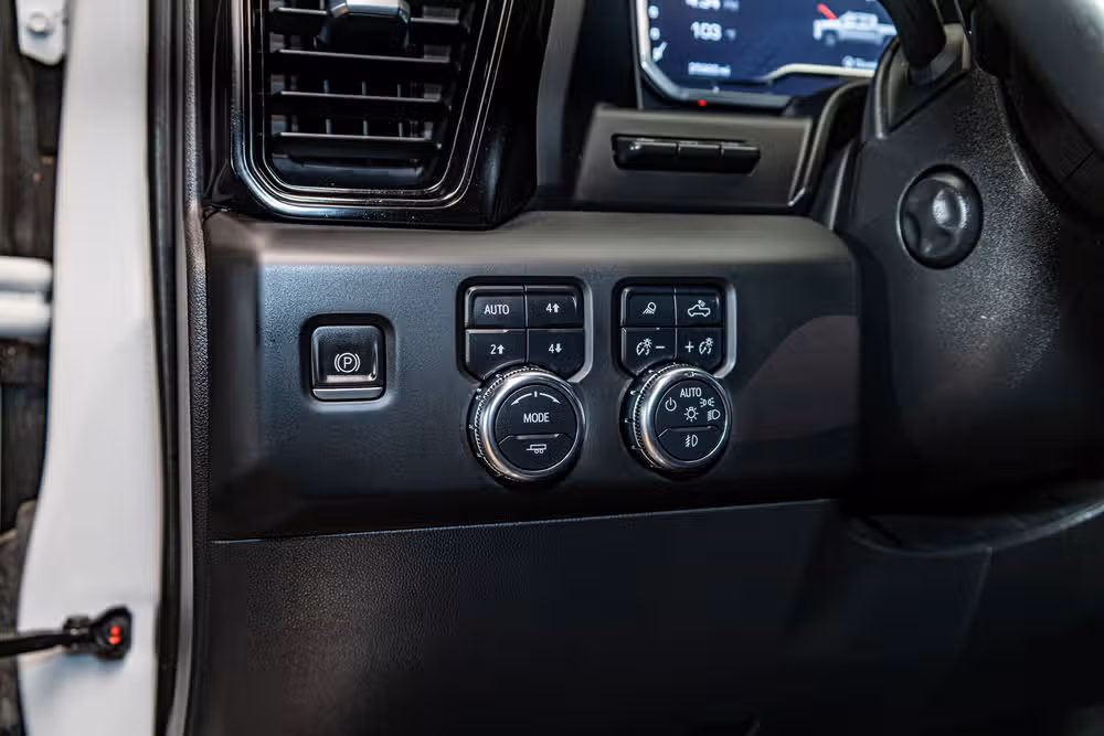 2023 GMC Sierra 1500 AT4X Crew Cab Image 17