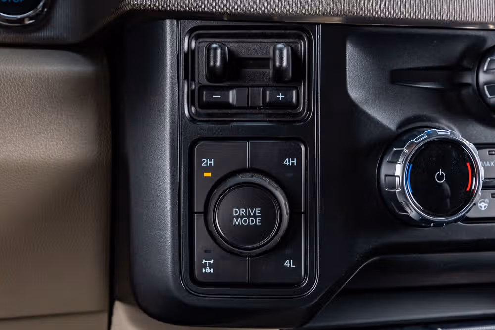 2026 Ford F-250 Super Duty Platinum Plus Crew Cab Image 24