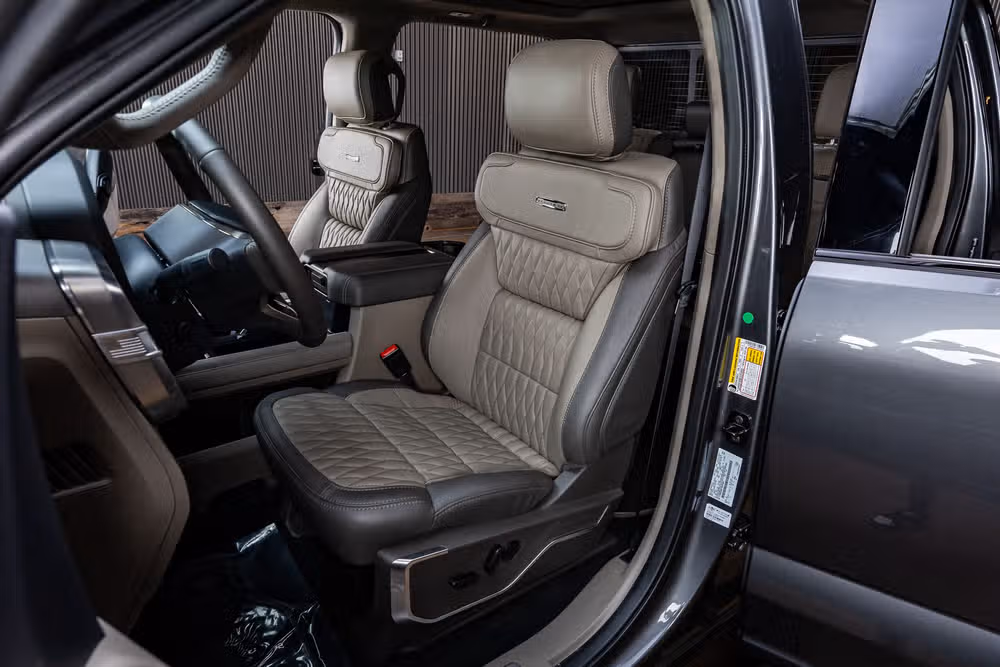 2026 Ford F-250 Super Duty Platinum Plus Crew Cab Image 31