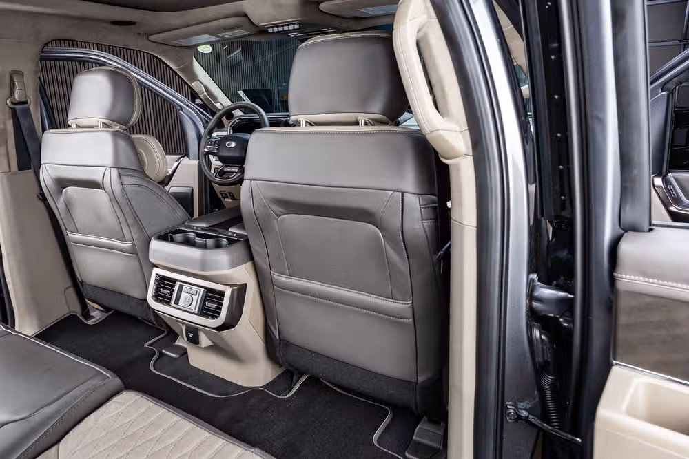 2026 Ford F-250 Super Duty Platinum Plus Crew Cab Image 33