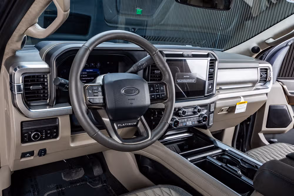 2026 Ford F-250 Super Duty Platinum Plus Crew Cab Image 17
