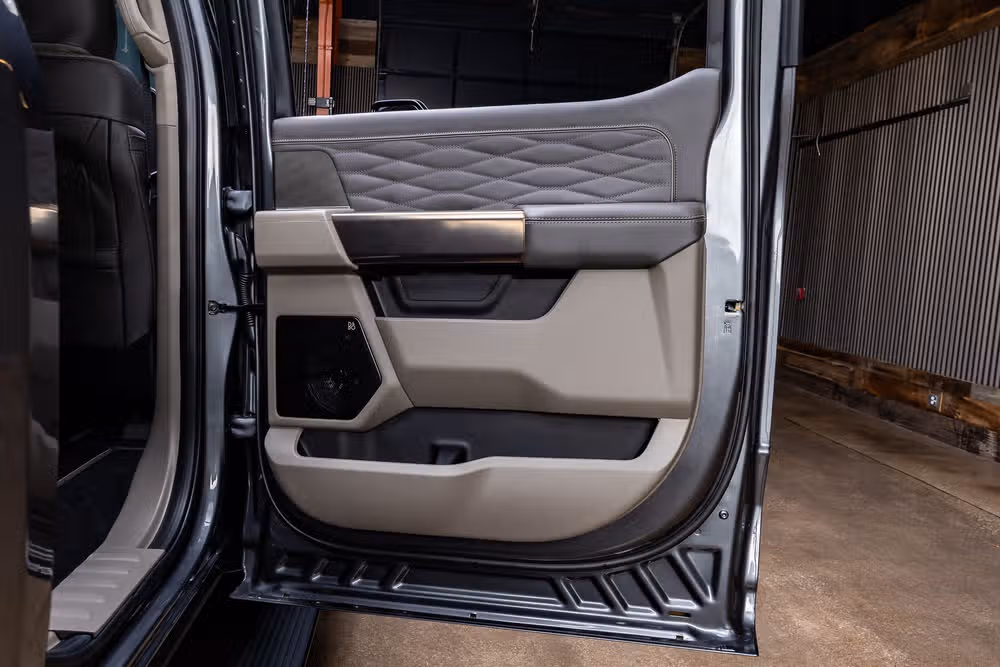 2026 Ford F-250 Super Duty Platinum Plus Crew Cab Image 40