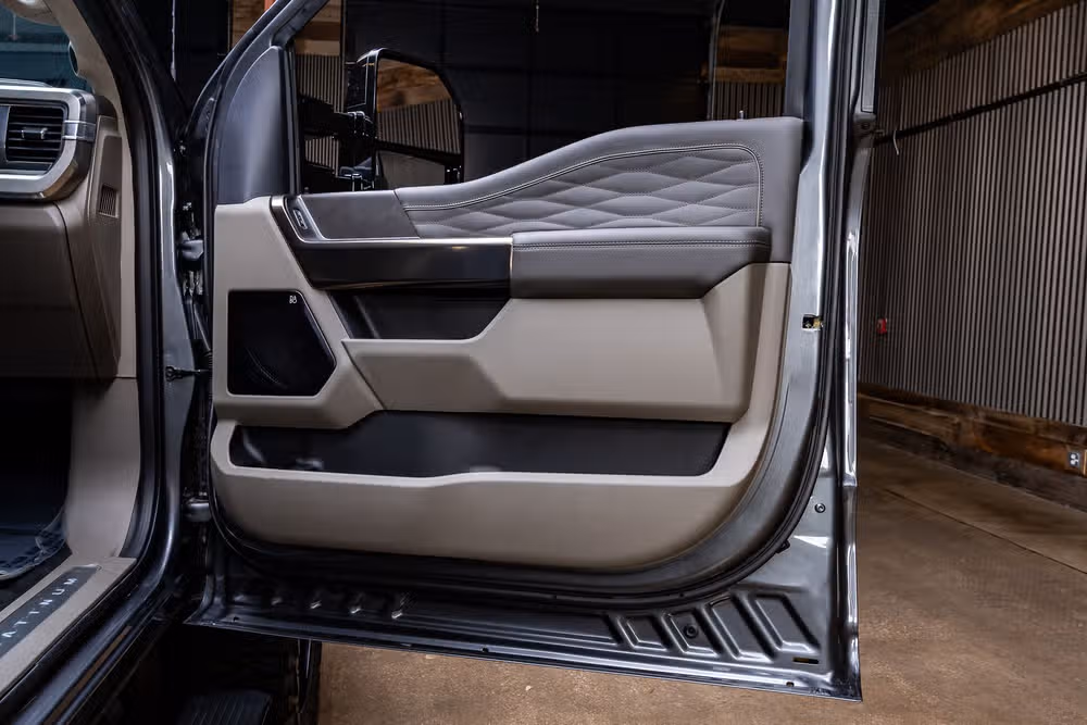 2026 Ford F-250 Super Duty Platinum Plus Crew Cab Image 38