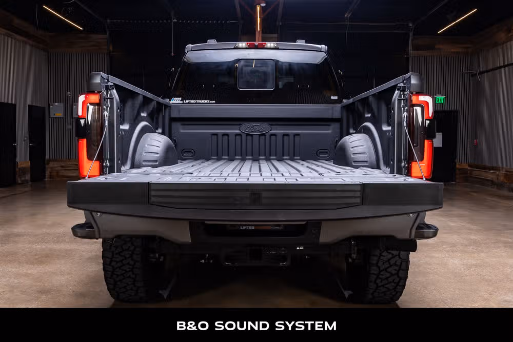 2026 Ford F-250 Super Duty Platinum Plus Crew Cab Image 9