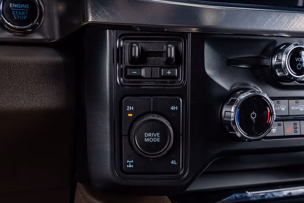 2026 Ford F-250 Super Duty King Ranch Crew Cab Image 24