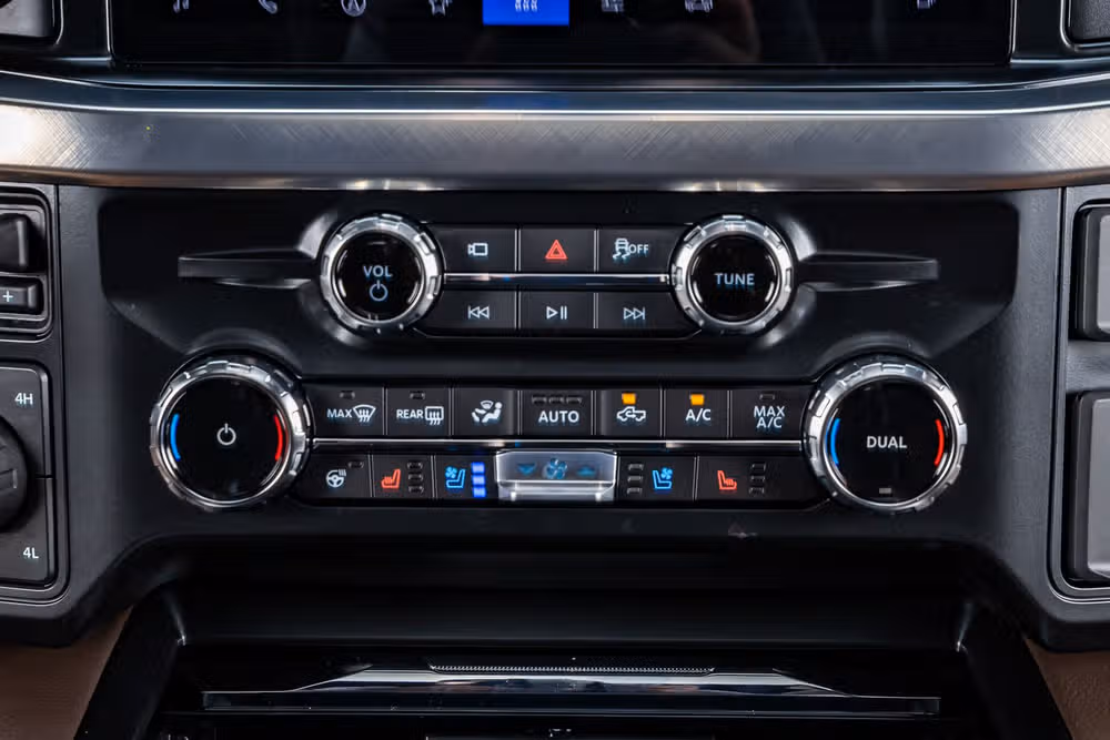 2026 Ford F-250 Super Duty King Ranch Crew Cab Image 28