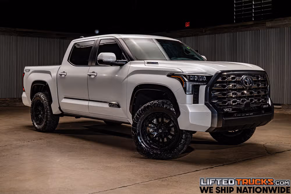 2025 Toyota Tundra Platinum HV CrewMax Image 1