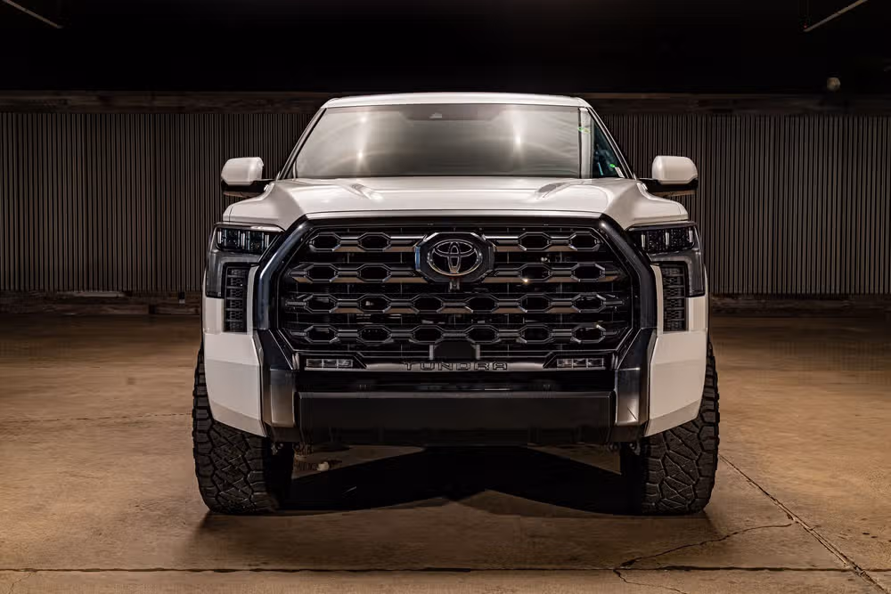 2025 Toyota Tundra Platinum HV CrewMax Image 2