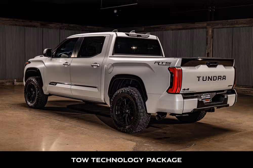 2025 Toyota Tundra Platinum HV CrewMax Image 6