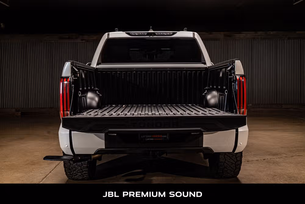 2025 Toyota Tundra Platinum HV CrewMax Image 8