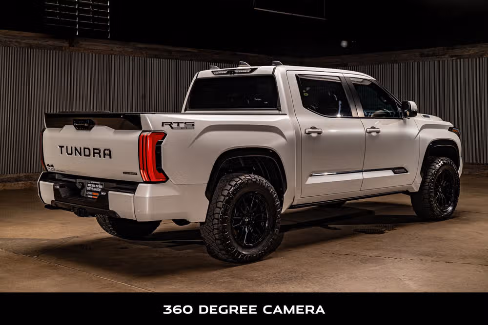 2025 Toyota Tundra Platinum HV CrewMax Image 9