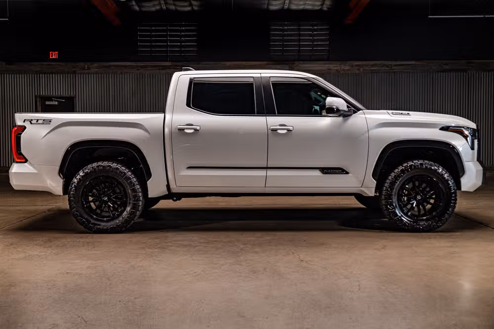 2025 Toyota Tundra Platinum HV CrewMax Image 10