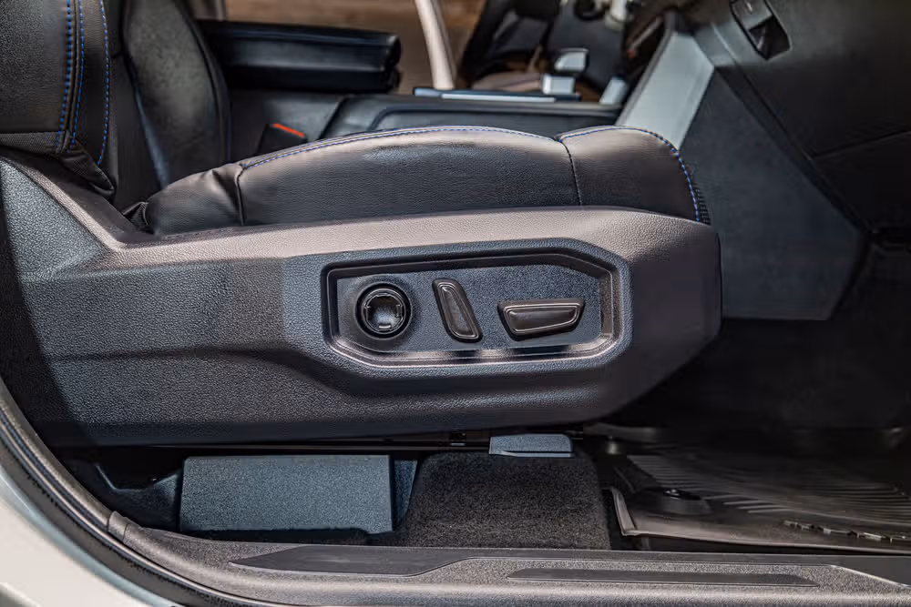2025 Toyota Tundra Platinum HV CrewMax Image 26